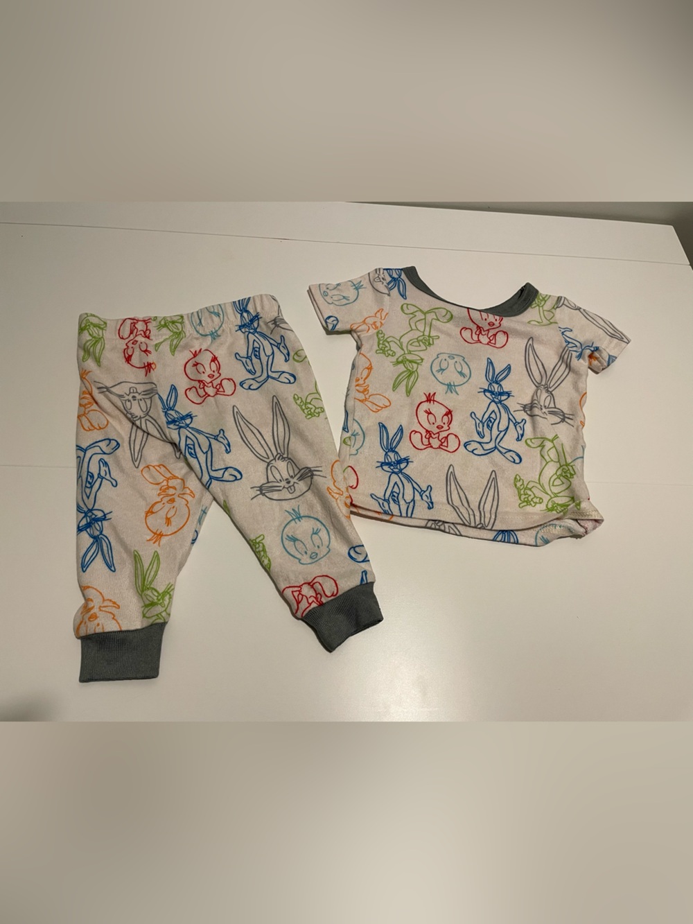 Looney Tunes Brand Baby Size 12 Months Pajama Set Pants & Tee Bugs Bunny Tweety
